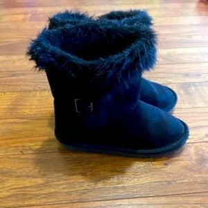 Toddler girl winter boots, fuzzy black boots, size 10
